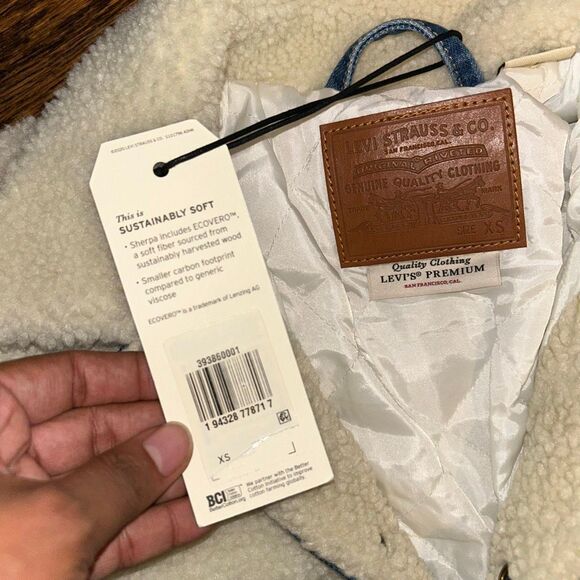 New Levi's Premium Ex-Boyfriend Pieced Cream Sherpa & Denim Trucker Jean Jacket - Picture 4 of 7